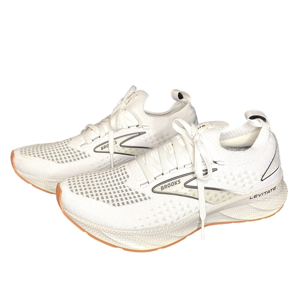 Brooks Levitate White Size 7